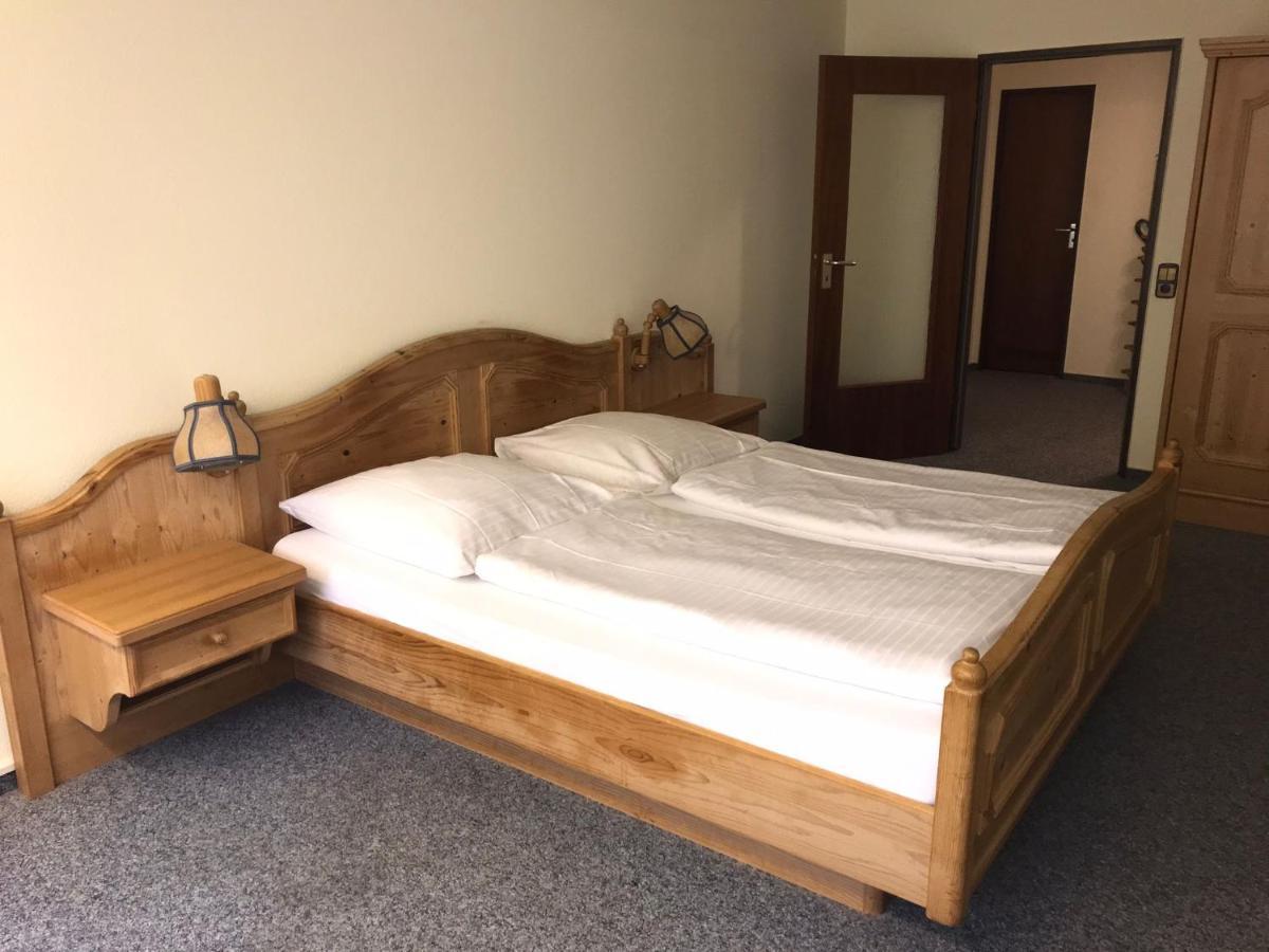 Hotel Quellenhof Bad Urach Kültér fotó