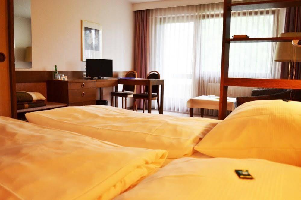 Hotel Quellenhof Bad Urach Kültér fotó